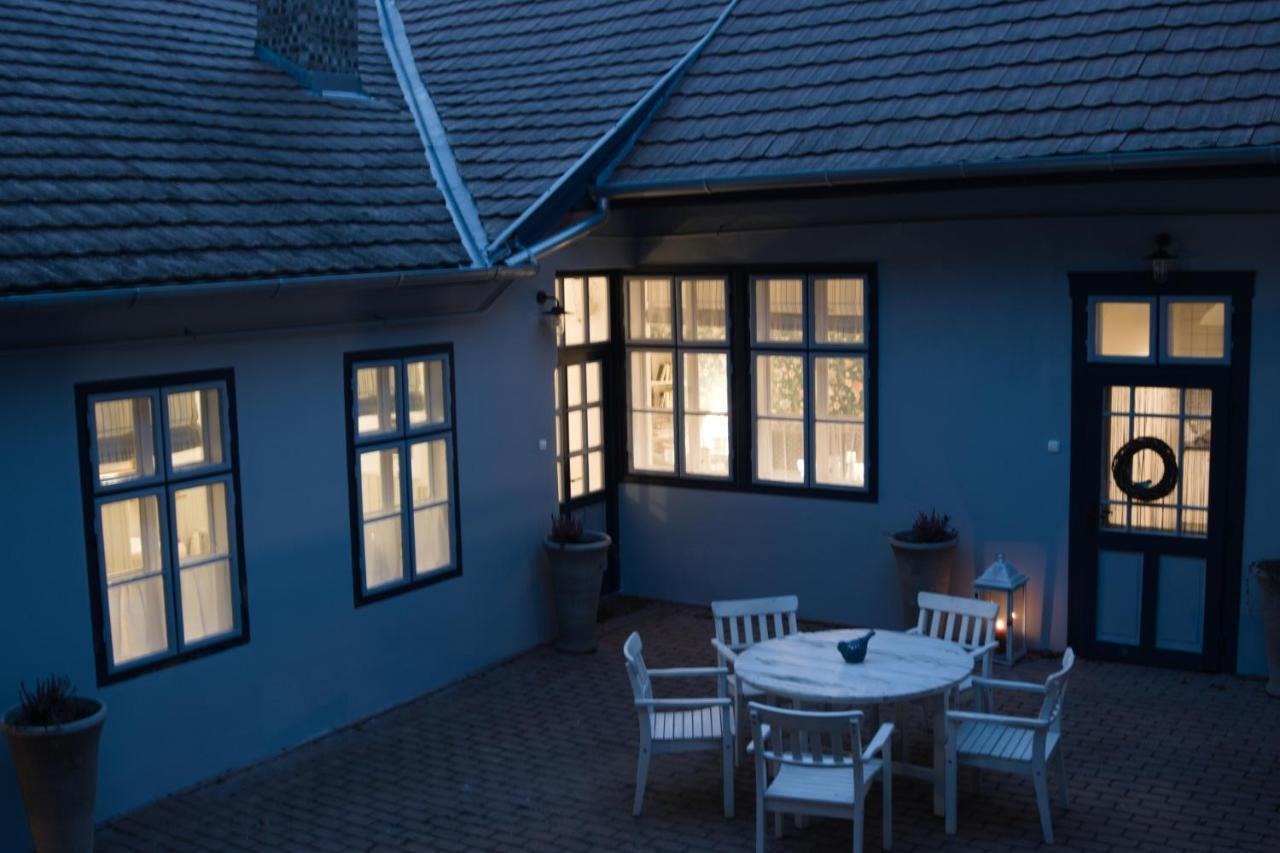 Ister Guesthouse Естергом Екстериор снимка